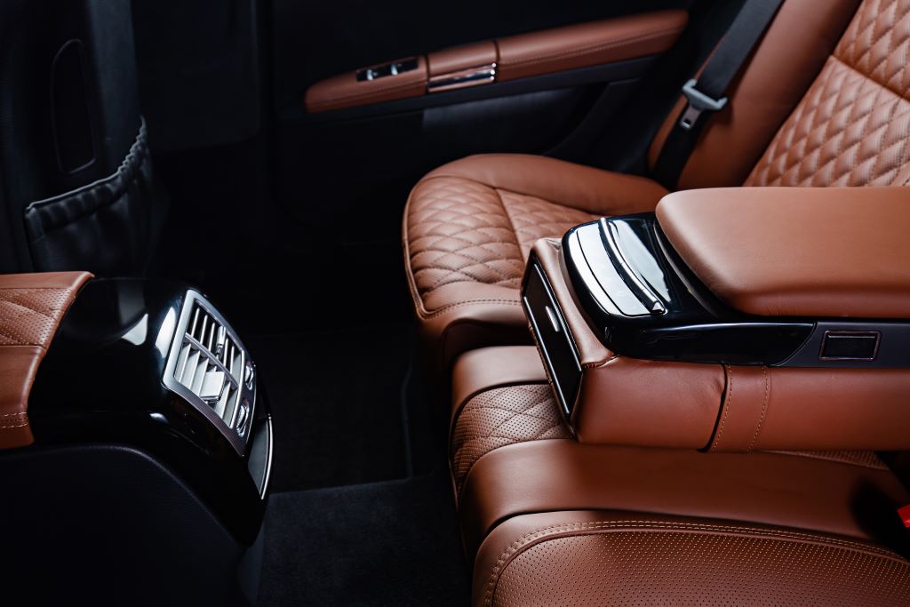 Taxi-Wien-vom-zum-Flughafen-Buchen-Luxus-Limousine Mercedes-BMW-Buchen